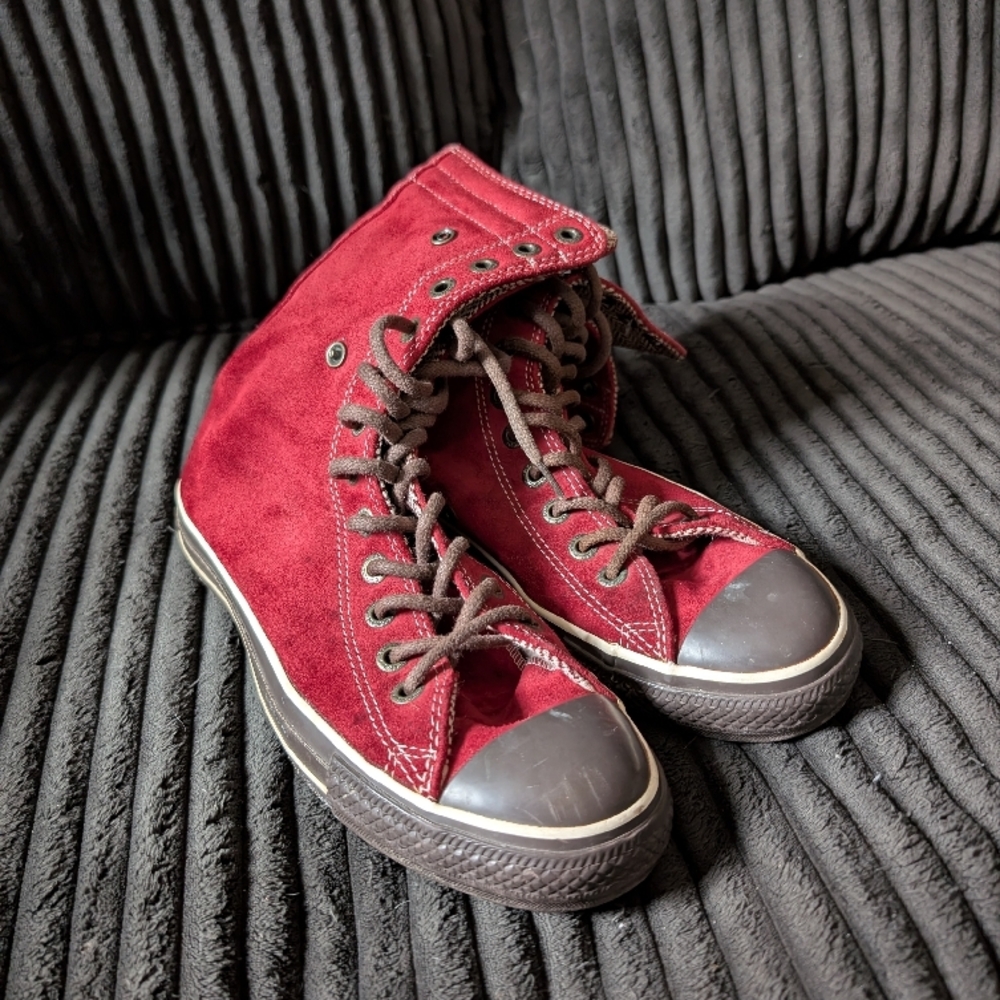 Red Suede *Deadstock* *Vintage* XHI Chuck Taylors extremely rare Chevron lining!